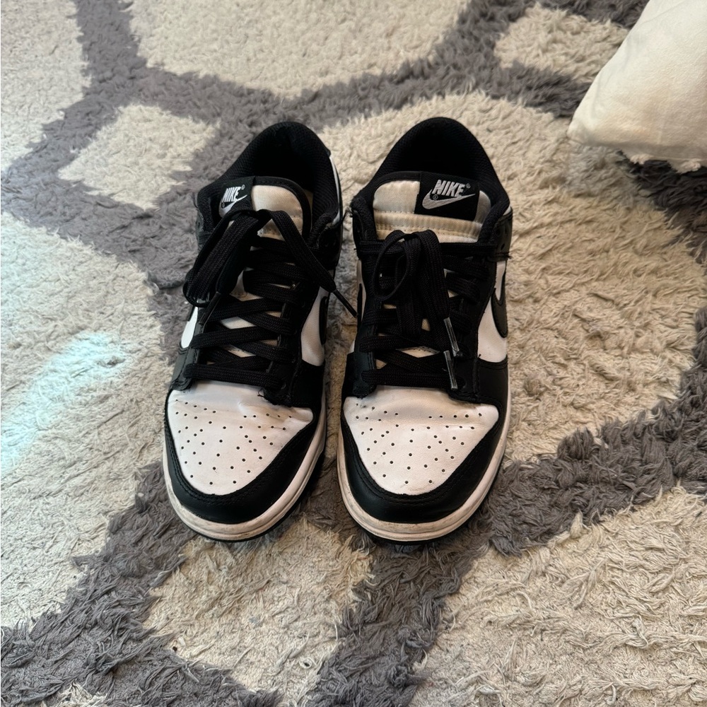 Nike Panda Dunks